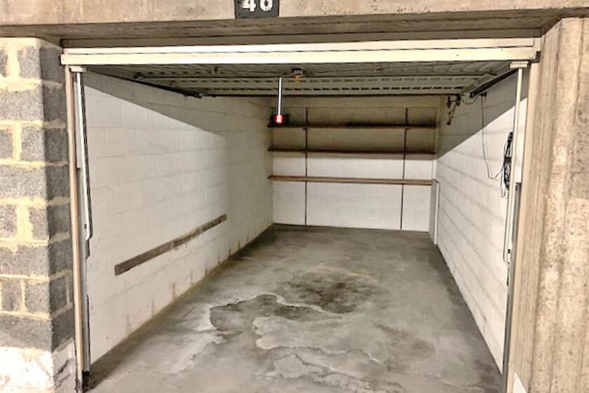 Gesloten garagebox te koop in Asse