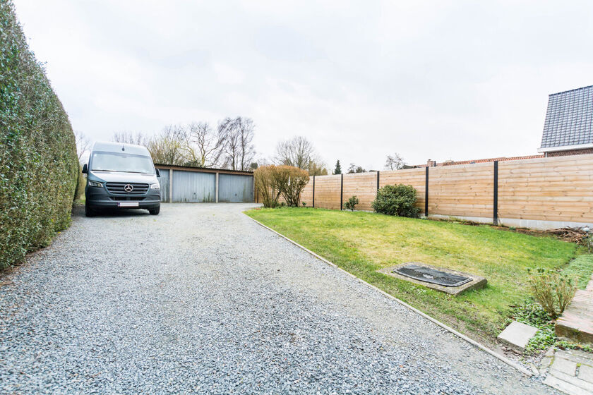 Immeuble à appartements à vendre à Asse