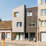 Een kantoor- of winkelruimte in een nagelnieuw gebouw. ± 52m² + berging + parking achteraan + eventueel een extra garage (€ 50/maand). Volledig afgewerkt, incl. schilderwerk, verlichting,… Hoogwaardig comfort, optimale isolatie. Commerciële ligging